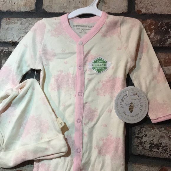 Burt's Bees Baby Other - NWT Burt’s Bees Baby 6-9 months footed onesie